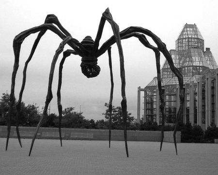 louise_bourgeois_spider_1