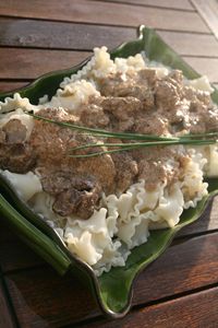 Riccia aux foies de volaille, sauce crémeuse au foie gras recettes entrees Terrine aux foies de volailles confits & noisettes grillées