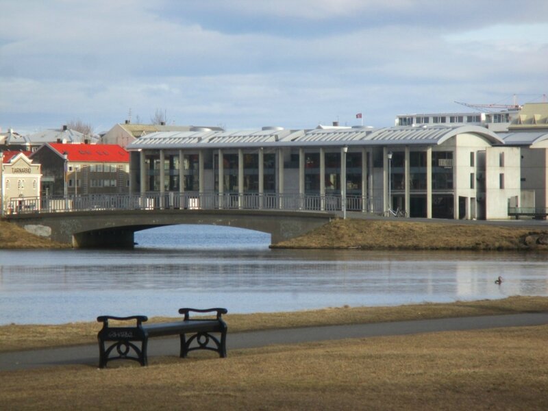 79 Lac et Radhaus Reykjavik