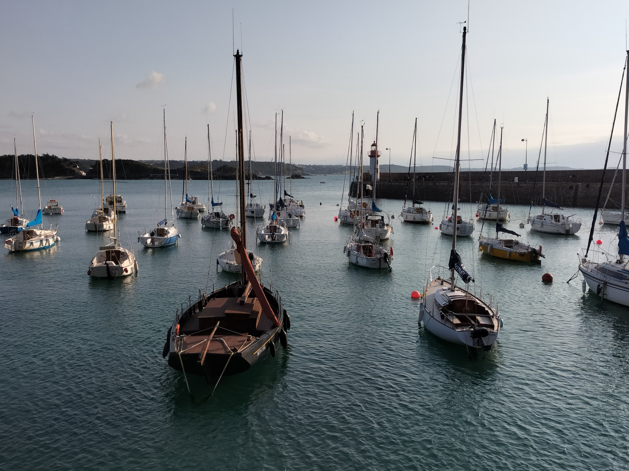 Erquy, port et phare, matin (22)
