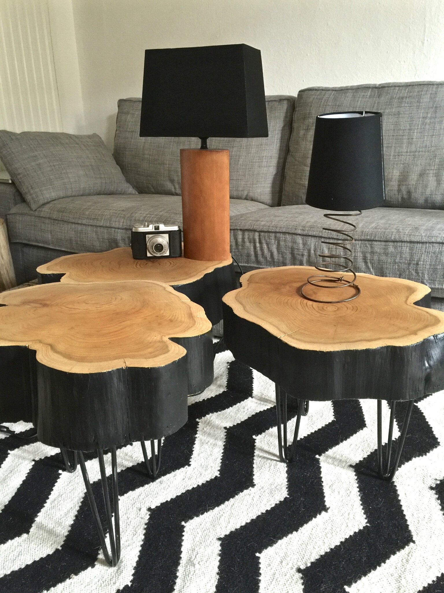 Table rondin cesar noir hairpin legs