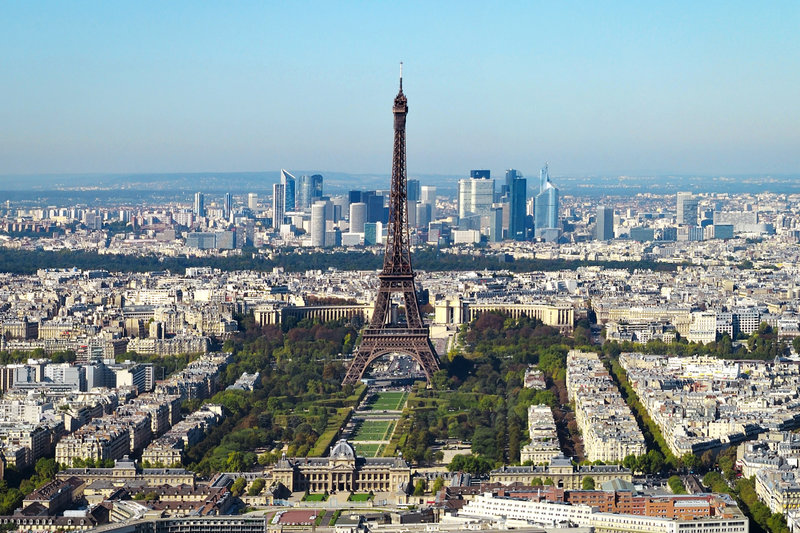 Paris_vue_densemble_tour_Eiffel-min