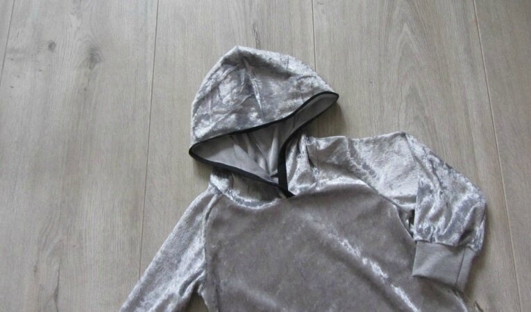 sweat velour gris 2