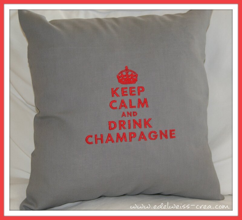 Housse de coussin brodée - Keep Calm and drink champagne