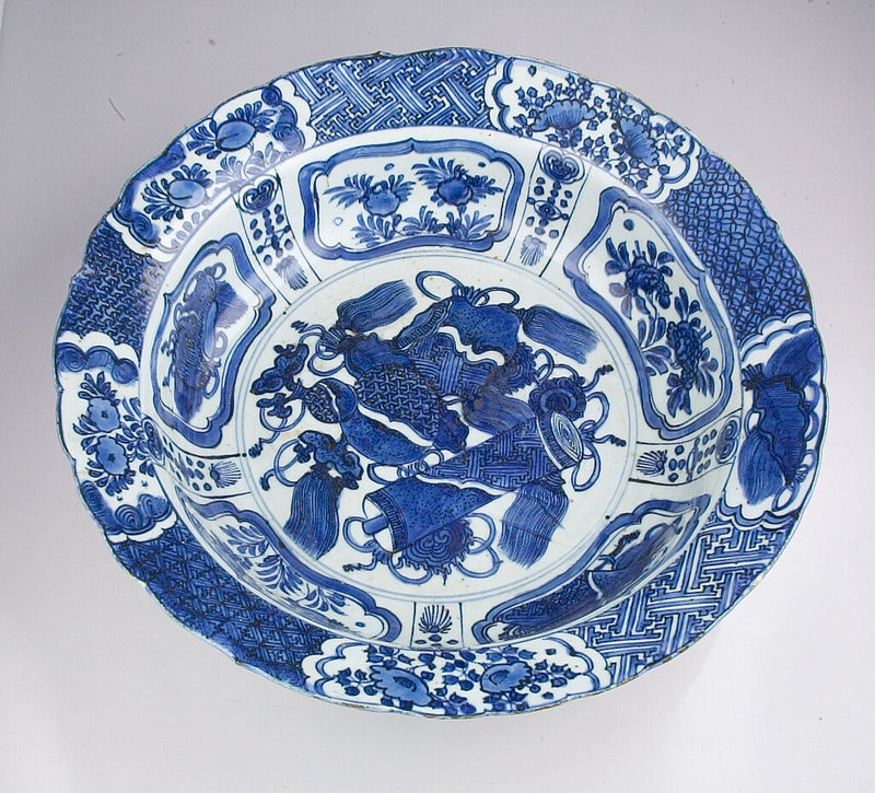 Large Circular Bowl with Subtly Bracketed, Everted Rim and Decoration of a Scroll and Auspicious Objects, late 16th century, Ming dynasty, 1368-1644 (2)
