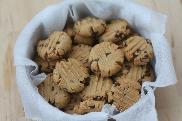 biscuits au beurre de cacahuètes et pépites de chocolat blog chez requia cuisine et confidences-001