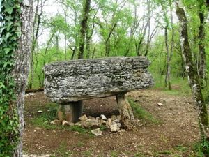 dolmen_limogne_vue_arri_re
