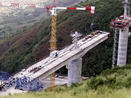 pont_ravine_des_trois_bassins_08_05_2007_04