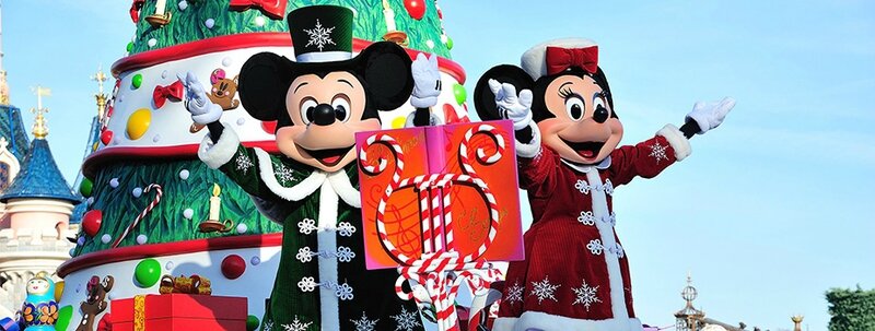 n016085_2020dec09_xmas-mickey-minnie_926x351