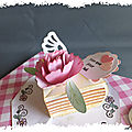 cARTe pop-up : une <b>part</b> de <b>gâteau</b> magnifiquement décorée !
