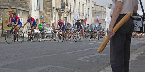 Niort cyclos parade baguette 120812