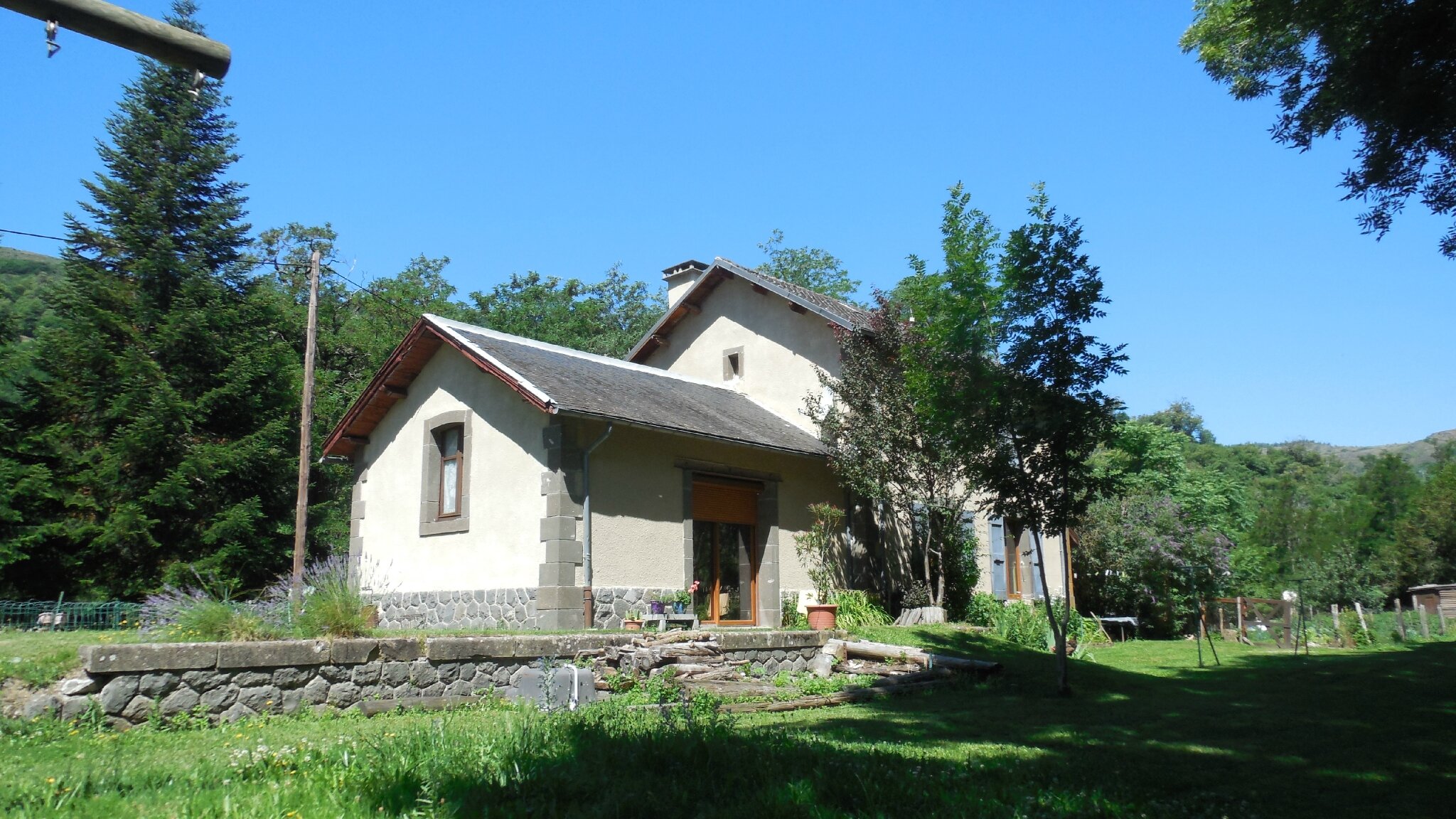 Saint-Julien d'Arpaon (Lozère) 4