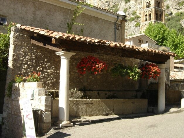 Lavoir-Moustiers-Sainte-Marie-04