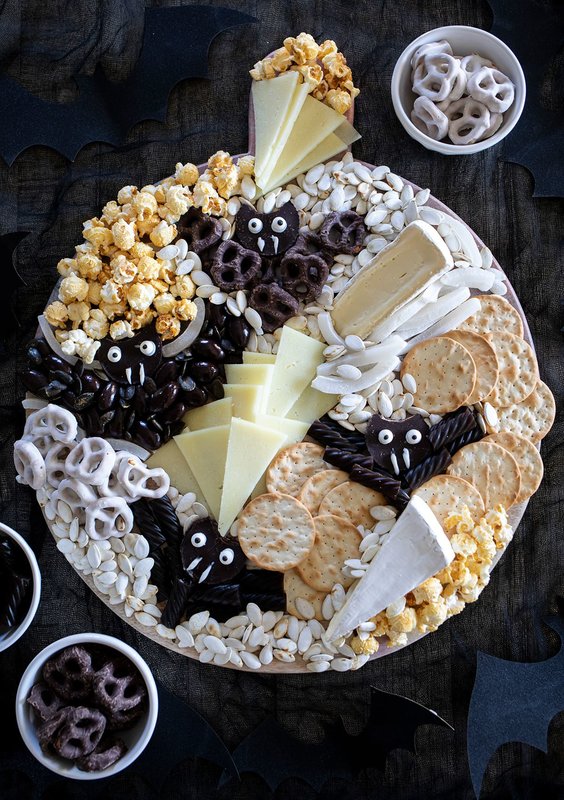 Halloween_Bat_Snack_Board
