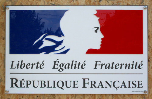 enseigne-liberte-egalite-fraternite-mairie-republique-francaise-par-art-gravure-enseigne-1