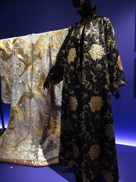 Kimono motif chrysanthème