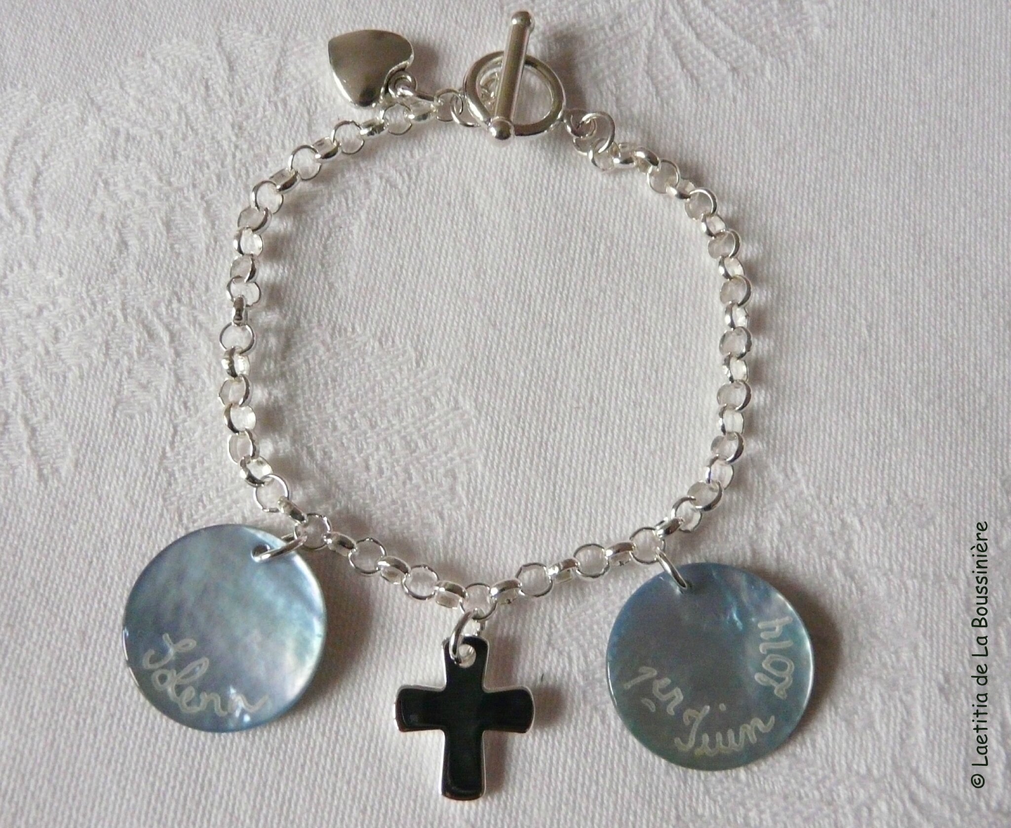 Bracelet sur chaîne argent massif 2 médailles gravées et une Croix en argent massif - Copie