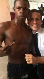 Macron_doigt_d_honneur-4b446