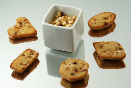 Financiers de Christophe Michalak recettes dessert Compote d’abricots secs et son financier aux noisettes (c’est chic, non ?)