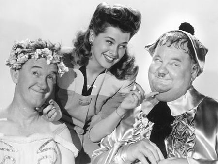 4300006_lg_2_Stan_Laurel__Trudy_Marshall___Oliver_Hardy