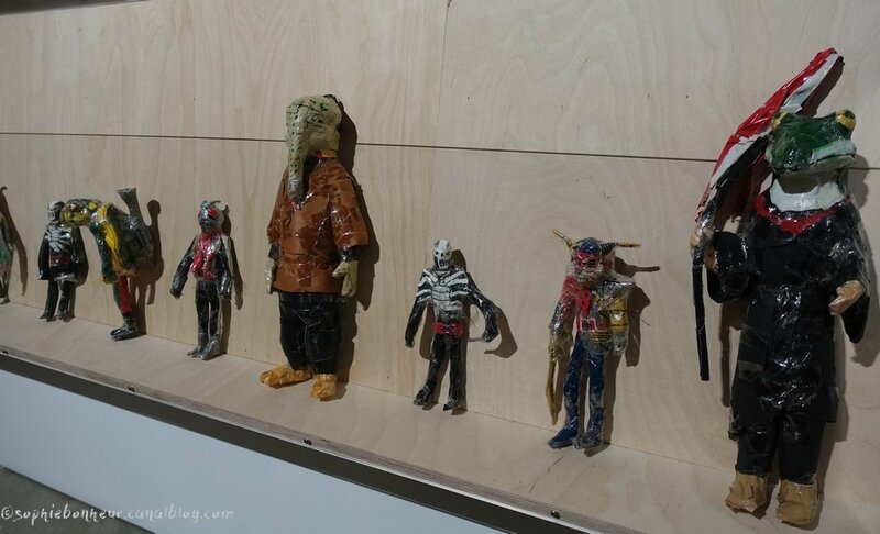 LU Komo figurines