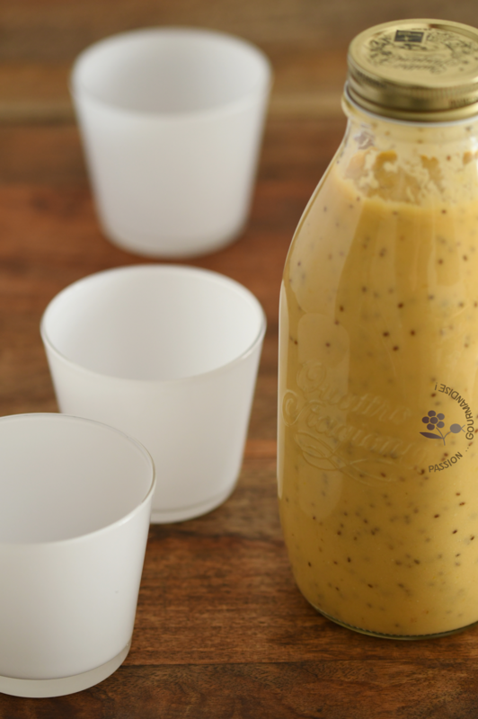 Smoothie mangue, orange, citron, graines de chia, lait coco-amande_2