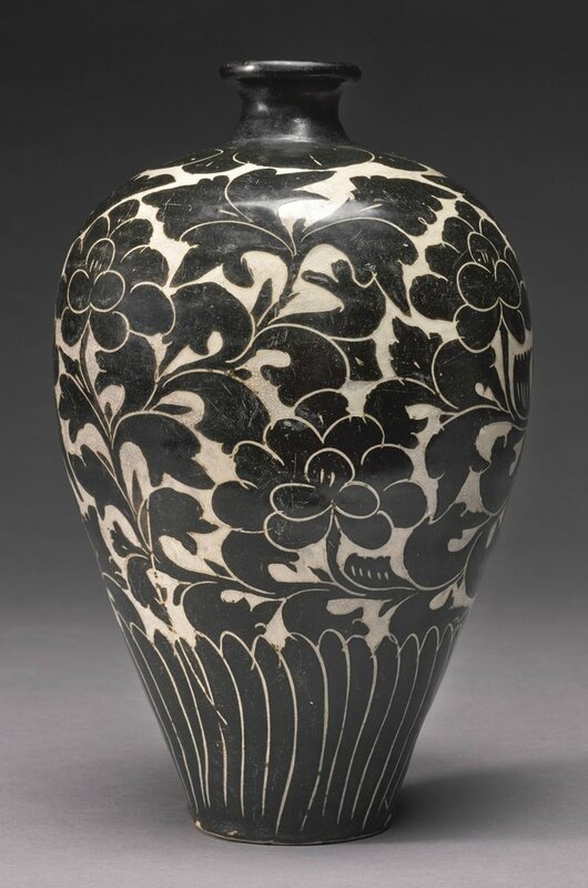 A 'Cizhou' 'Sgraffito' 'Peony' vase (meiping), Northern Song dynasty 2