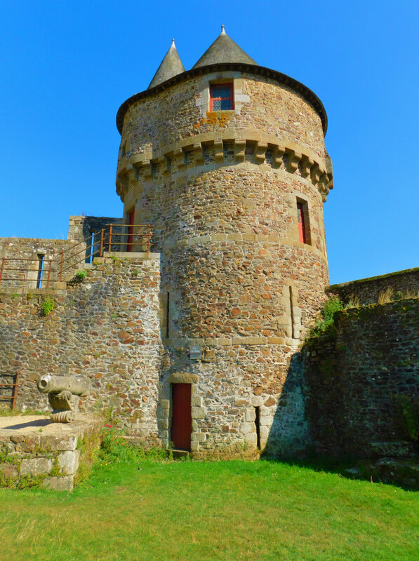 FOUGERES-CHATEAU-INT-HALLAY-9558