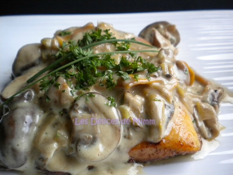 Filet d’omble chevalier, sauce aux champignons des bois et purée de topinambours 2