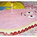 Gâteau anniversaire fraisier en forme de <b>Barbapapa</b> déco en pâte à sucre