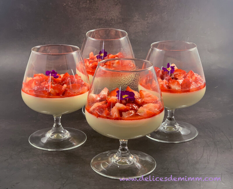 Panna cotta fraises et violette 3