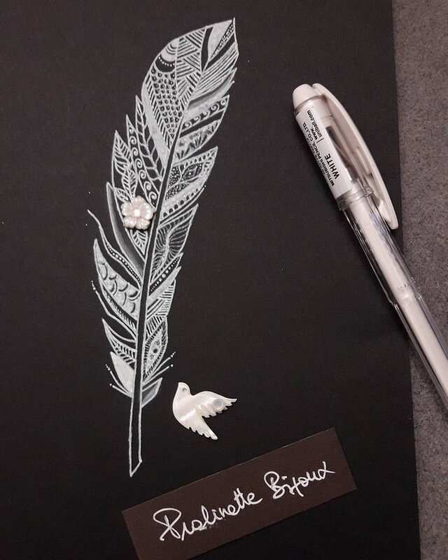 dessin-carte-bijou-nacre-mandala-doodle-zentagle-pralinette-bijoux-plume-feather