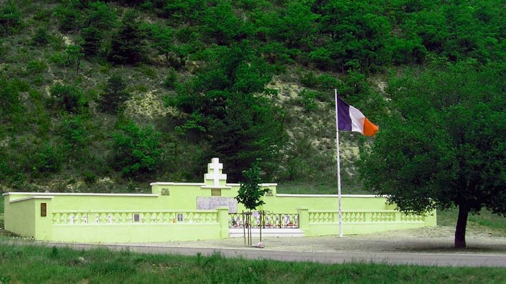 Le cimetière national d'Izon-la-Bruisse actuellement