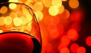 red_wine_glass_closeup