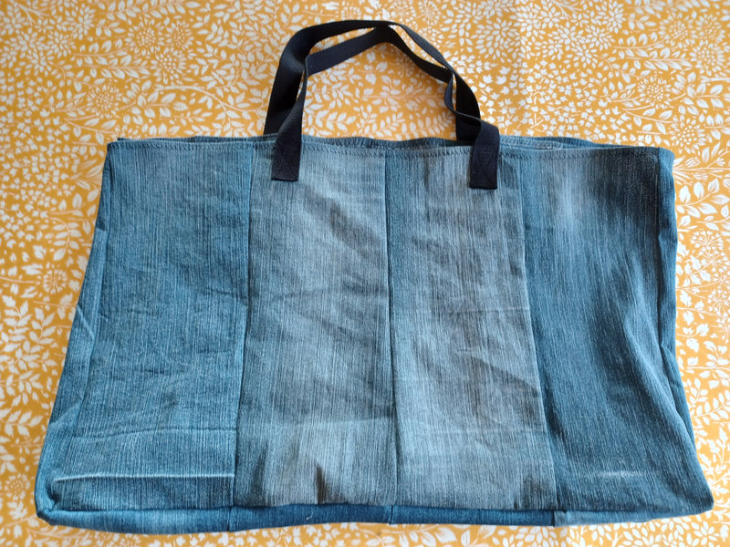 sac à bûches avec récup de 3 jeans et sangle coton noire 1