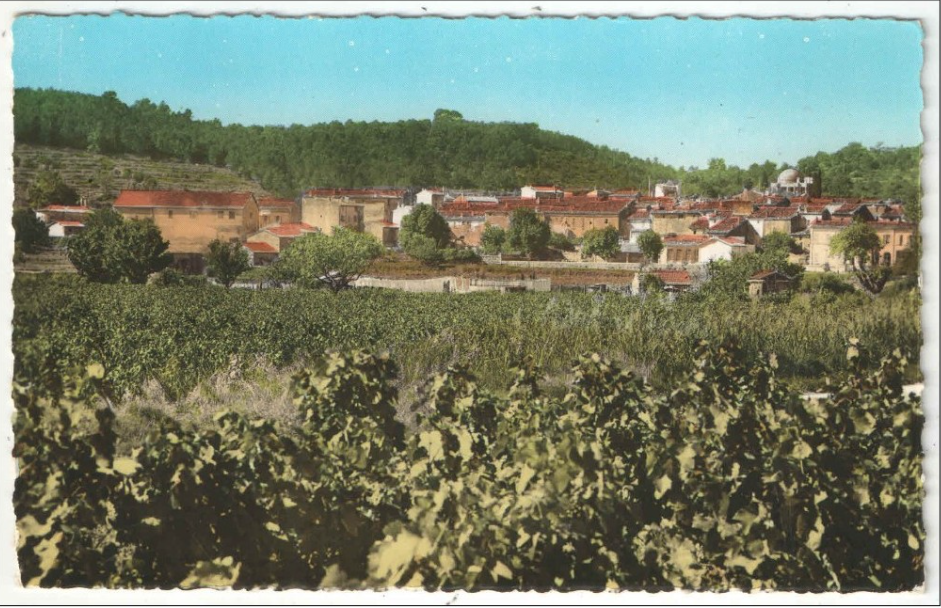 Trans en Provence-Vue sur le village et le Puits aérien