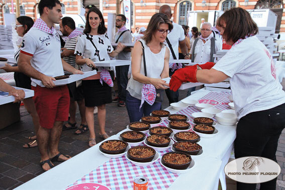 TOULOUSE_A_TABLE_distribution_des_cassoulets_____