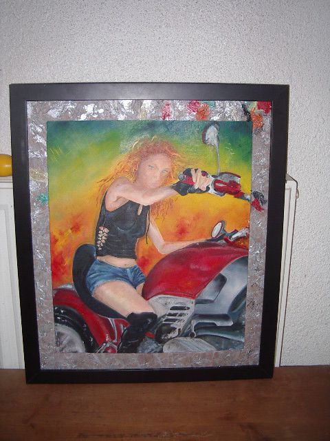 Femme à la moto