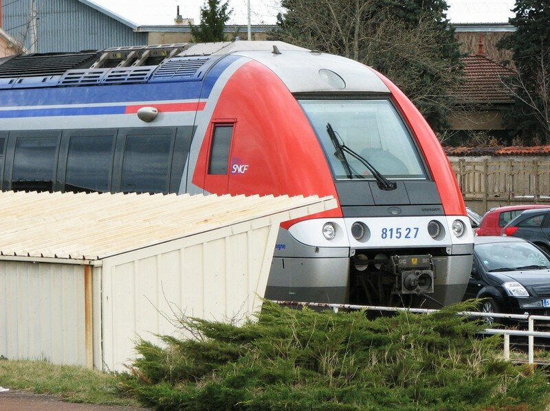AGC 'Bourgogne' B 81 527 nez rouge!