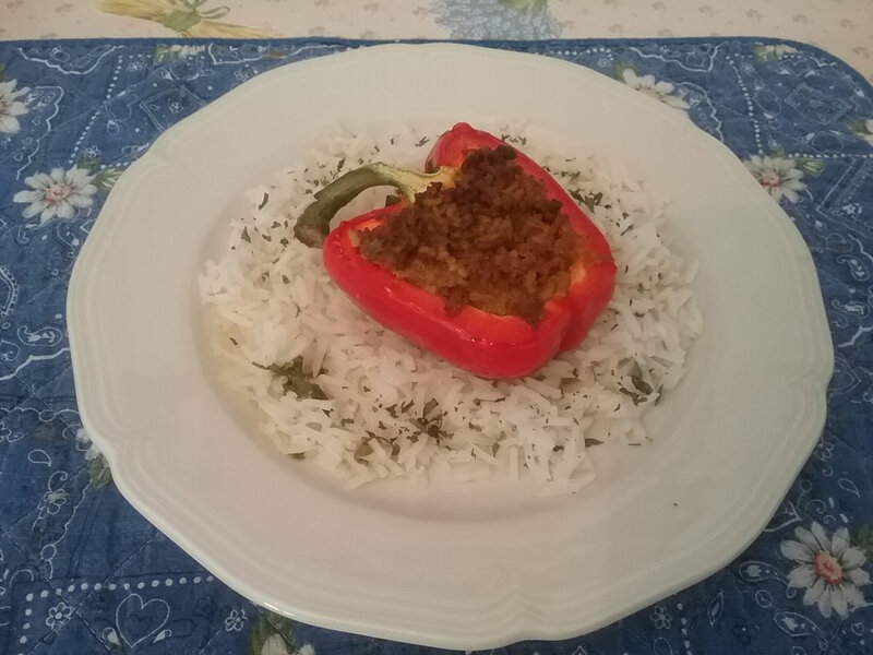 Poivrons rouges farcis à la viande hachée et riz au curry1