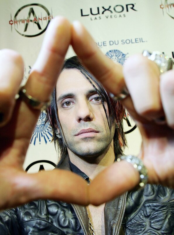 criss_angel-pyramid
