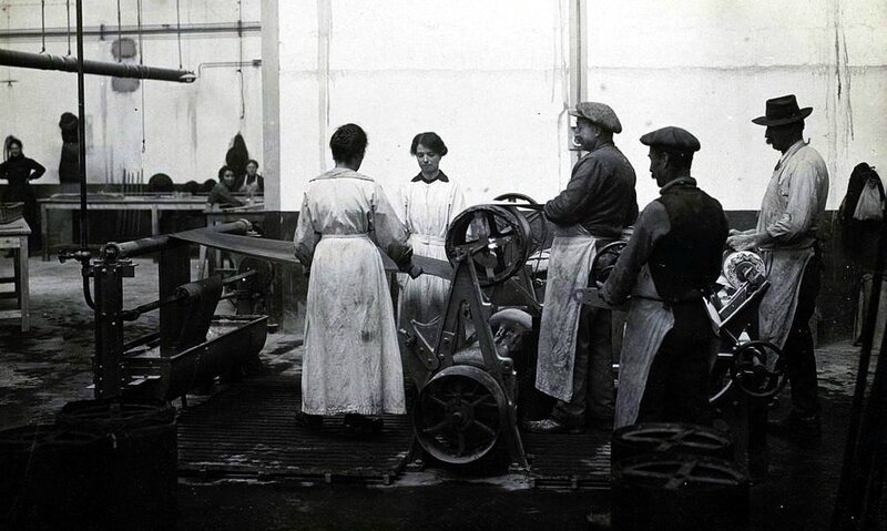 Fabrication de masques à gaz chez Michelin 1915-2
