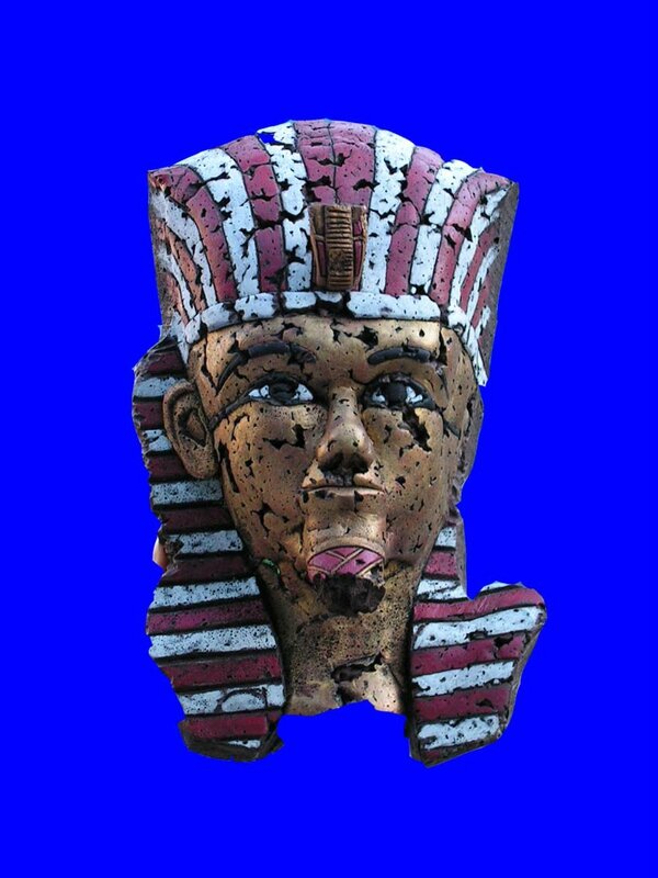 Le masque patiné du Pharaon