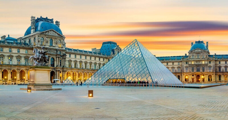musee-du-louvre-pyramide--1160x627