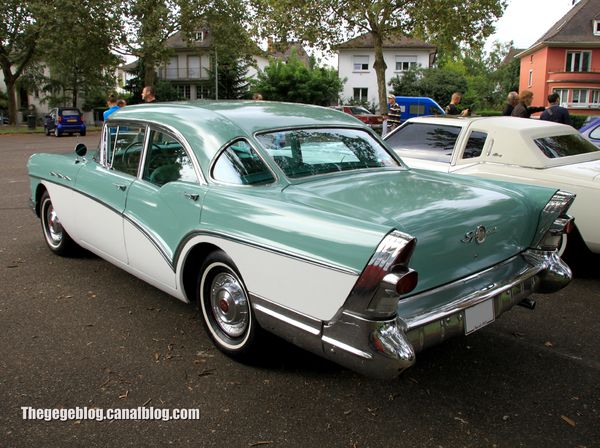 Buick special 4door sedan de 1957 (Retrorencard septembre 2013) 02