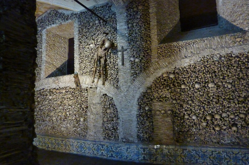 Capella dos ossos, Evora