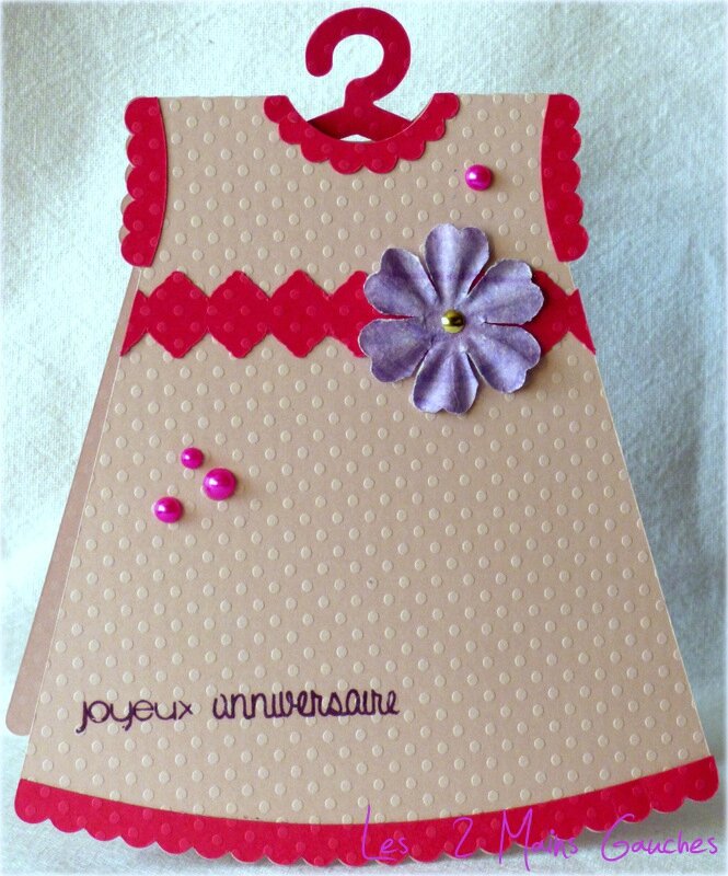 carte d'anniversaire pour fille en forme de robe rose