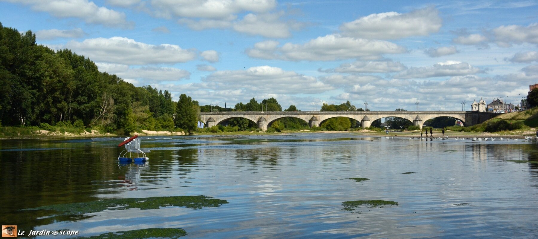 Le pont George V à Orléans - rive gauche