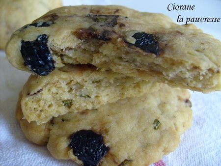 sables_parmesan_olives_romarin_coupe