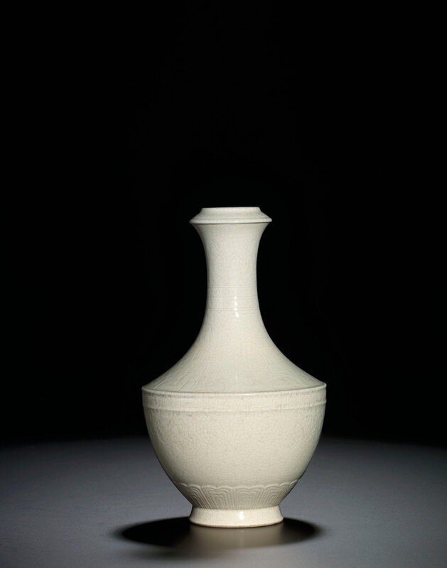 A fine soft-paste crackle-glazed archaistic vase, Qianlong impressed six-character seal mark and of the period (1736-1795)